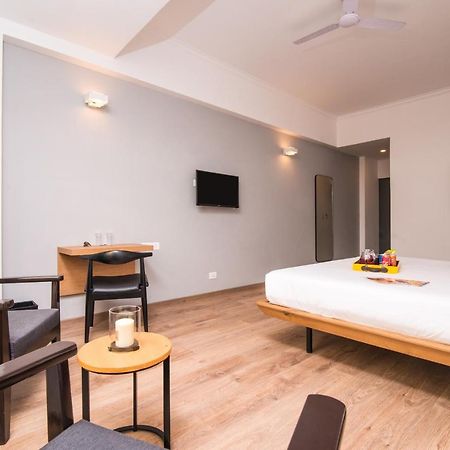 Oyo Townhouse 028 Corporate Suite Noida Exterior photo