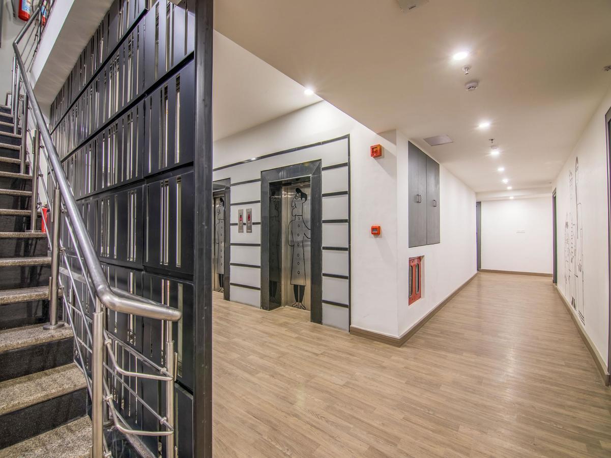 Oyo Townhouse 028 Corporate Suite Noida Exterior photo