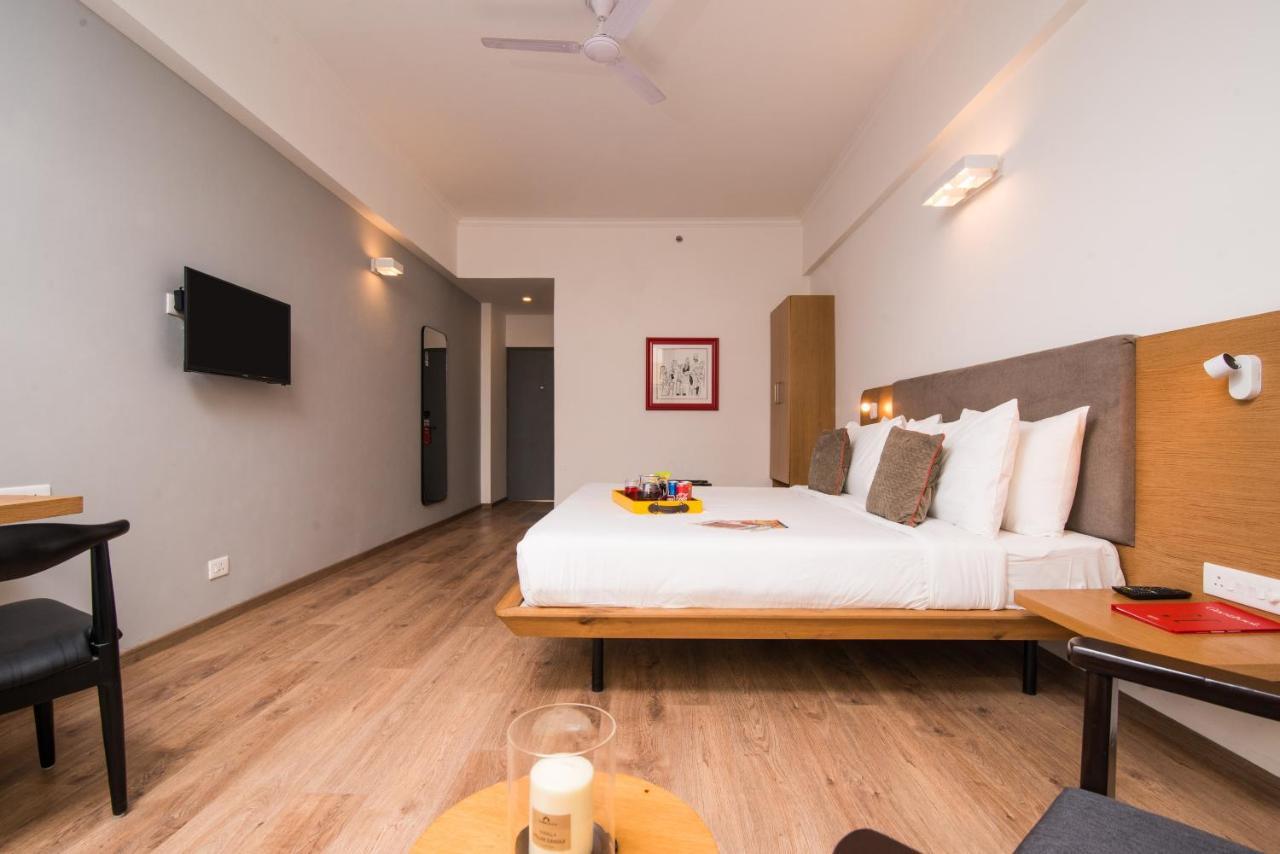 Oyo Townhouse 028 Corporate Suite Noida Exterior photo