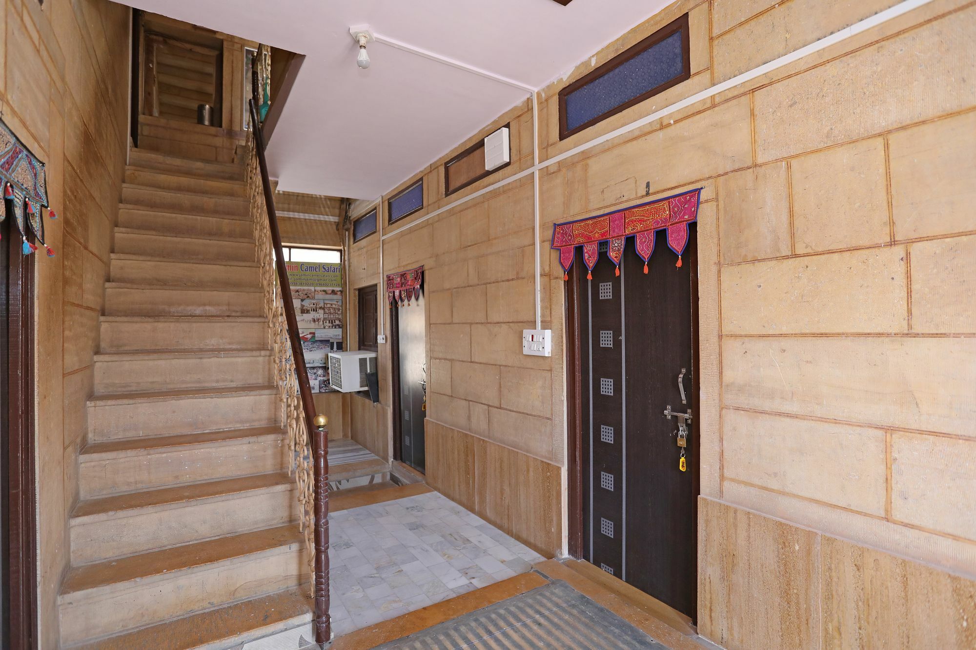Oyo Townhouse 028 Corporate Suite Noida Exterior photo