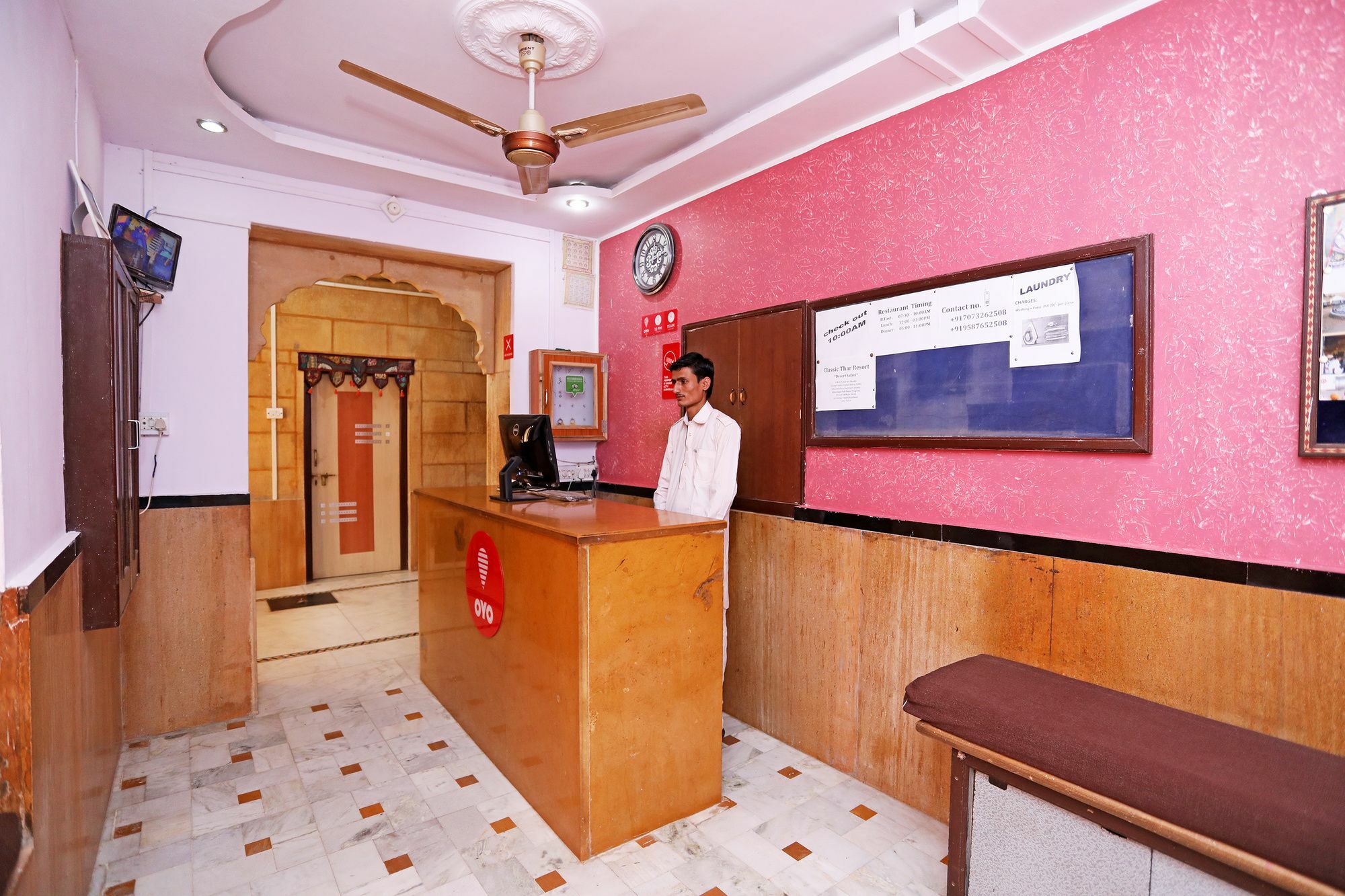 Oyo Townhouse 028 Corporate Suite Noida Exterior photo