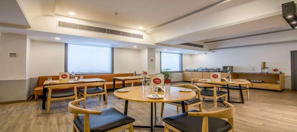 Oyo Townhouse 028 Corporate Suite Noida Facilities photo
