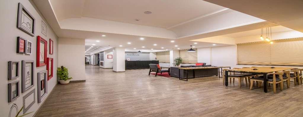 Oyo Townhouse 028 Corporate Suite Noida Facilities photo