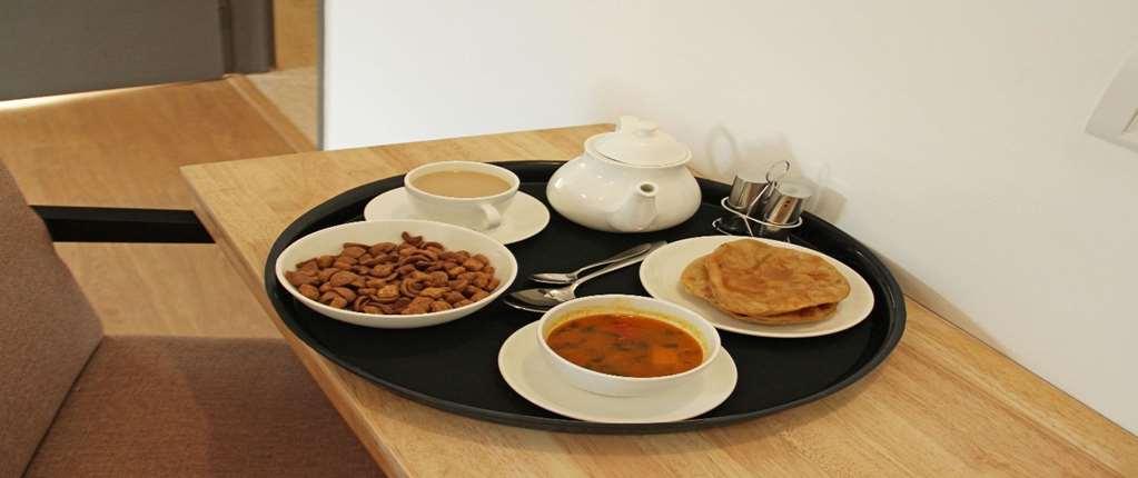 Oyo Townhouse 028 Corporate Suite Noida Amenities photo