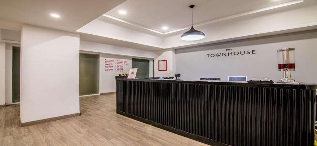Oyo Townhouse 028 Corporate Suite Noida Interior photo